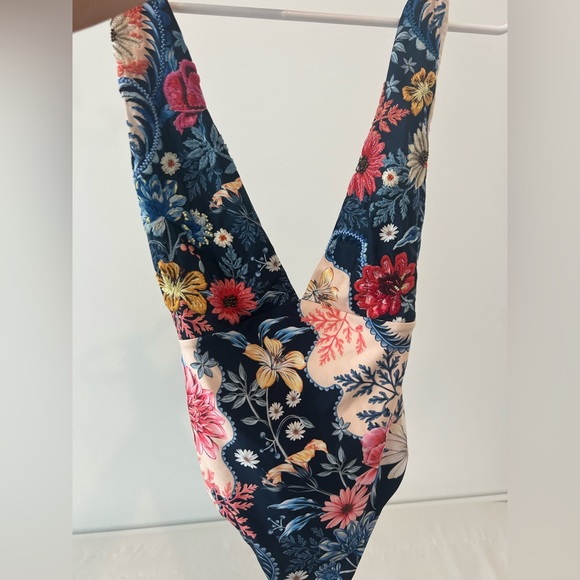 Tulipa one piece - Picture 7 of 7